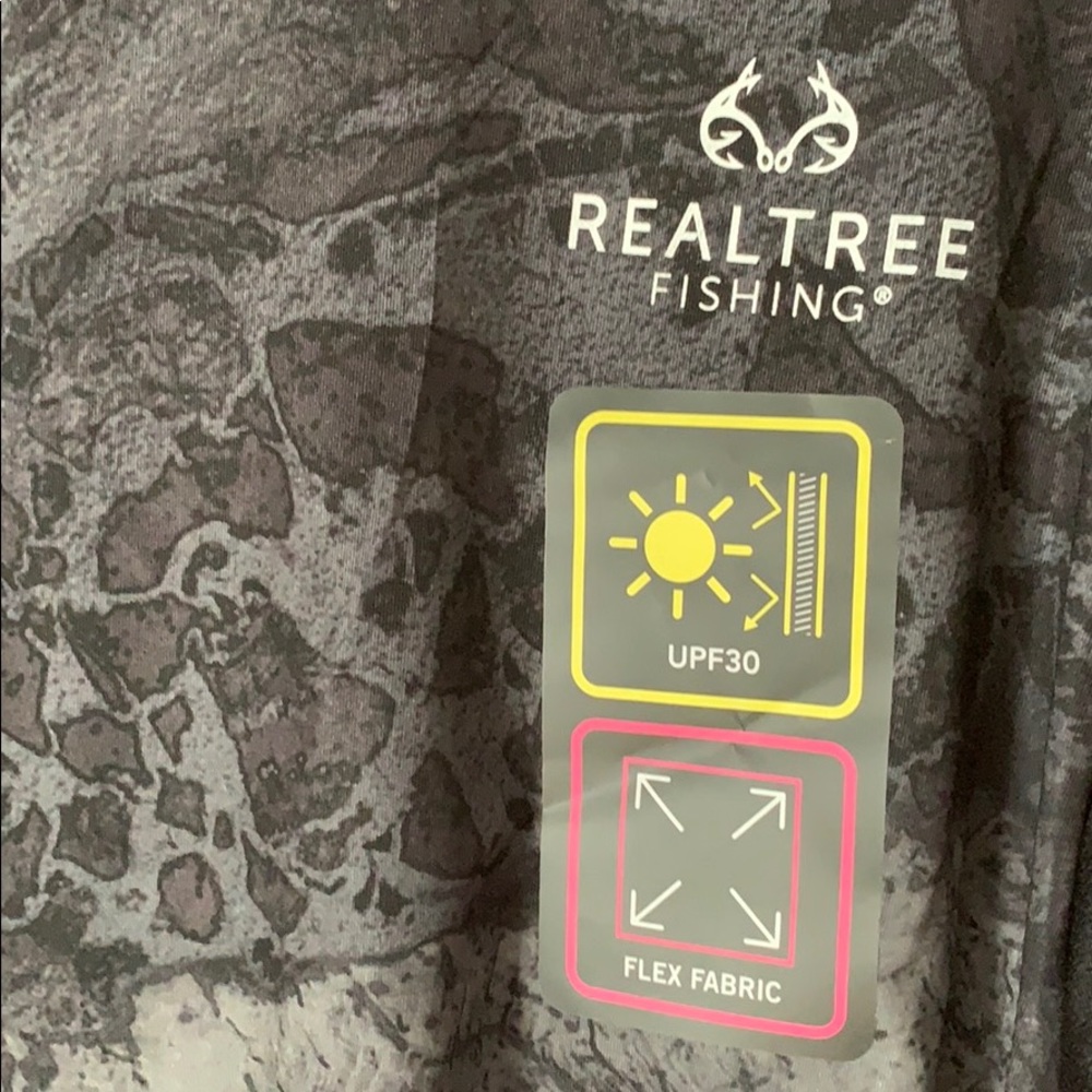 Men’s RealTree fishing shirt